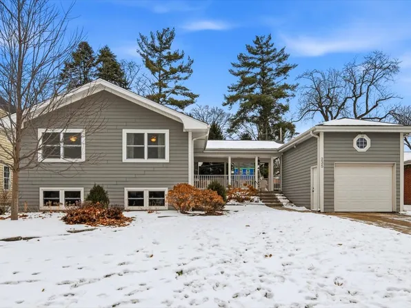 235 Cumnor Ave, Glen Ellyn, IL 60137