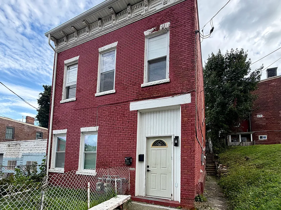 81 Renwick St