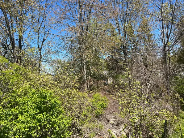 122 Carman Ave, Houghton Lake Heights, MI 48630