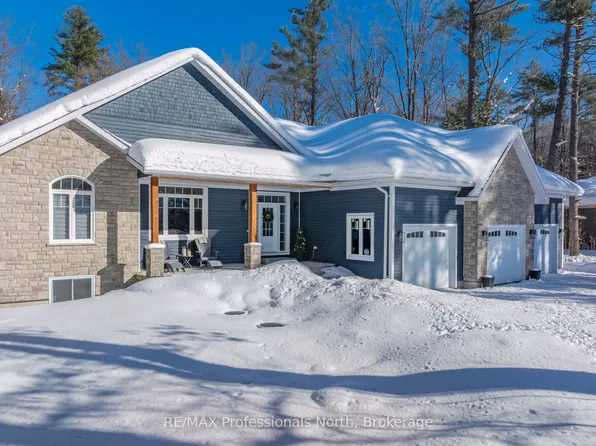 1034 Xavier St, Gravenhurst, ON P0E 1G0