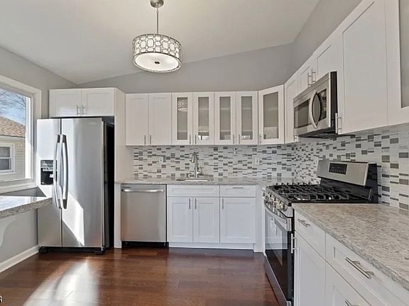 3rd image of 1405 Sloane Blvd