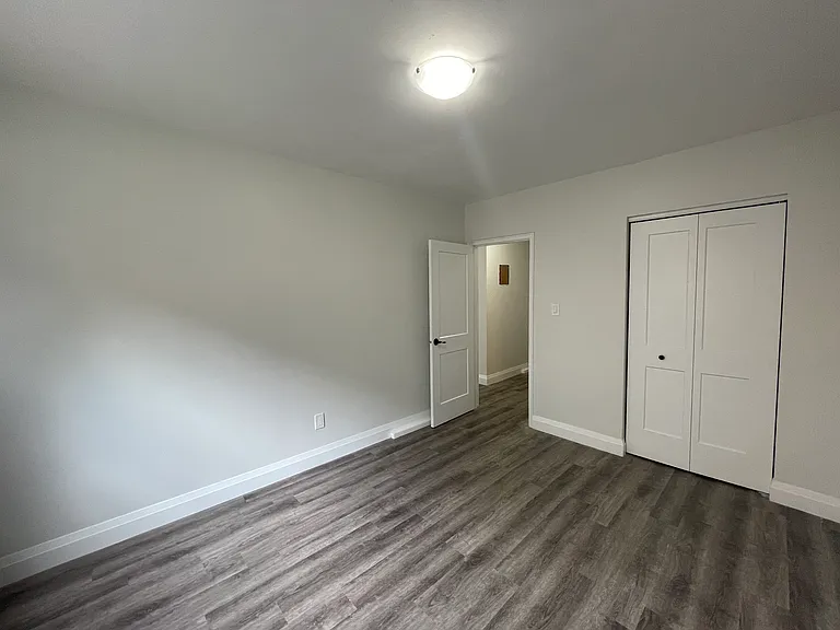 987 Mohawk Rd E #9 — Photo 6