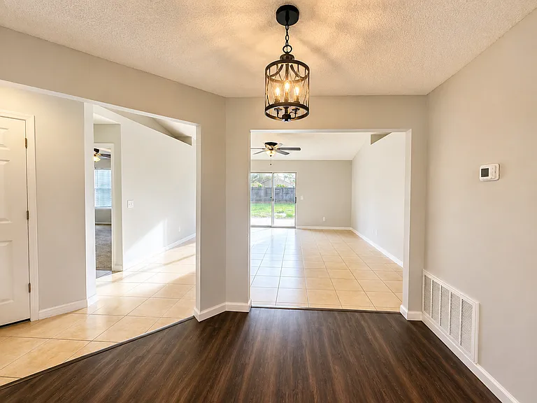 2722 Shalimar Dr — Photo 17