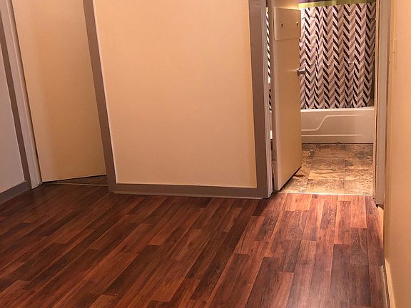 2nd image of 81 Catherine St #1
