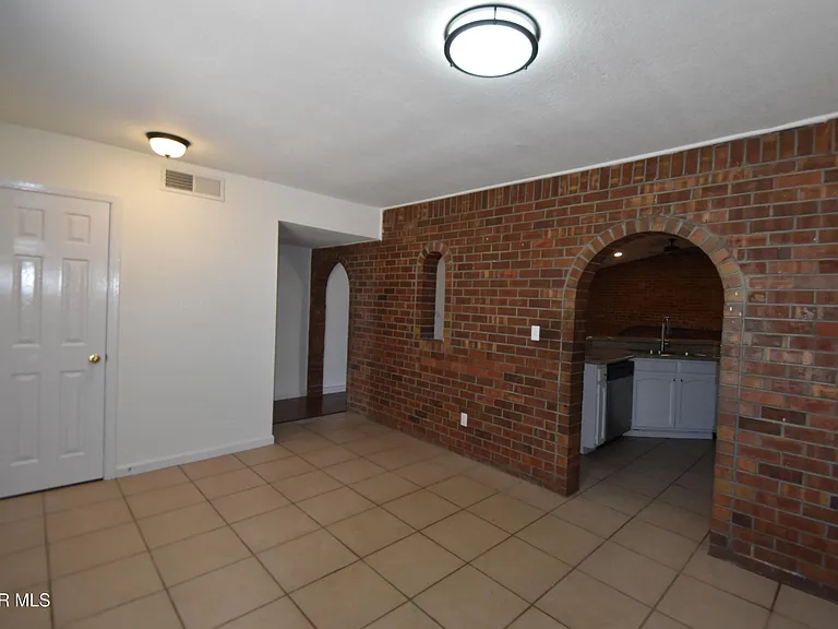 3417 Guthrie St — Photo 3