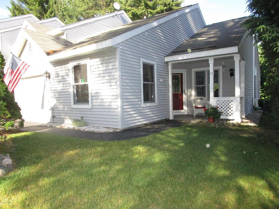 1st image of 12 Tiffany Dr