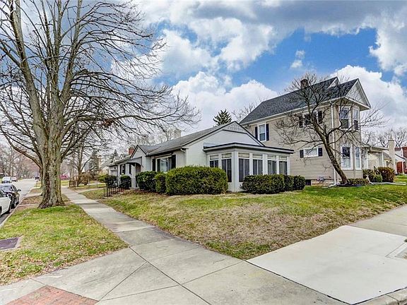 3rd image of 455 Telford Ave