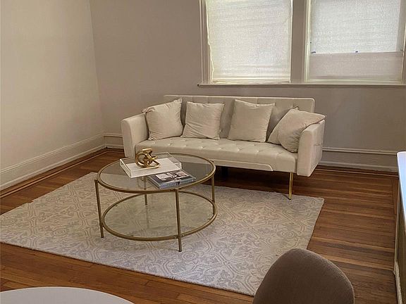 3rd image of 4331 Murdock Avenue
