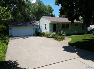 100 S 6th St, Waterville, OH 43566