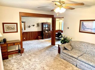 1715 W 3rd St, Perry, IA 50220