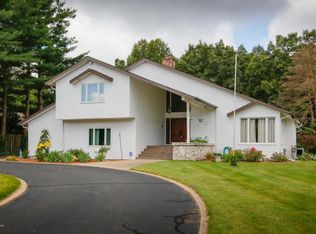 8430 Swan St, Kalamazoo, MI 49009