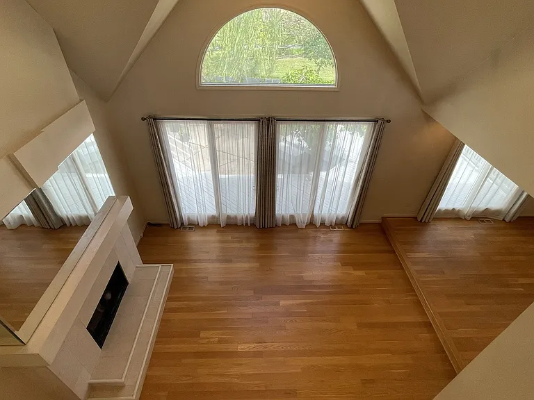 517 Essex Dr — Photo 13