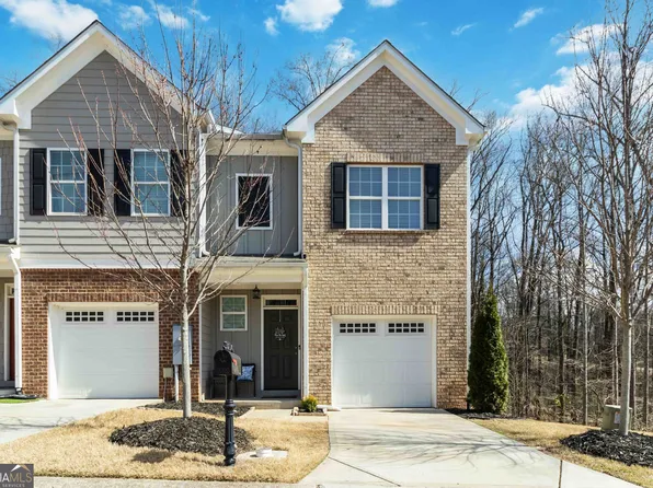1520 Bluff Valley Cir, Gainesville, GA 30504