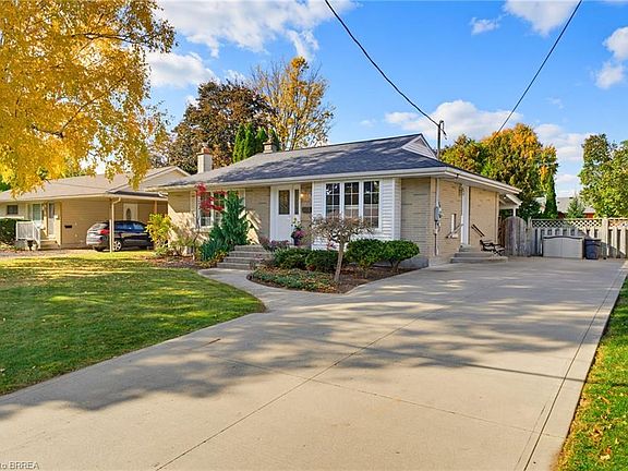 2nd image of 38 Varadi Ave