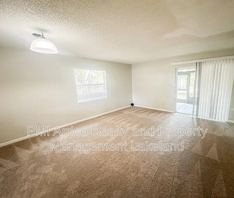 2 bed, 1.0 bath, 895 sqft, $1,175 — Photo 4
