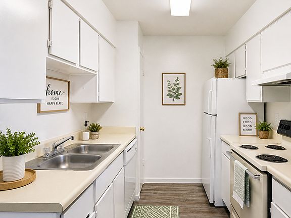 Looking for your next place in Houston? Dyersdsle Village 9700 Mesa Dr., Houston, Tx 77078