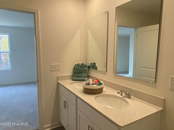 5th image of 2408 Brookville Dr #B