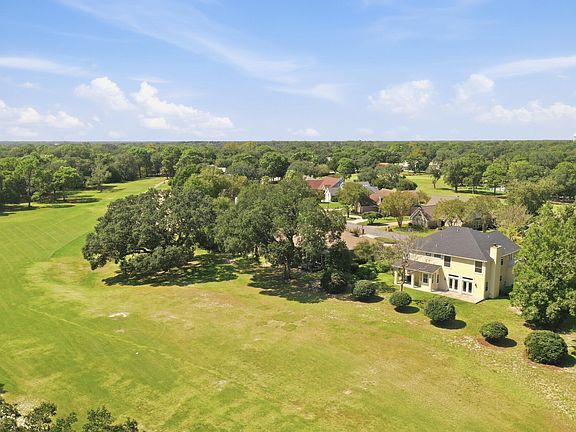 2nd image of 876 The Masters Blvd