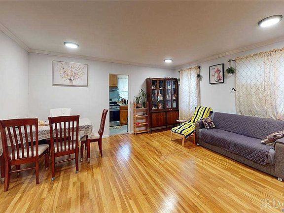 3rd image of 17-11 Utopia Pkwy #2209