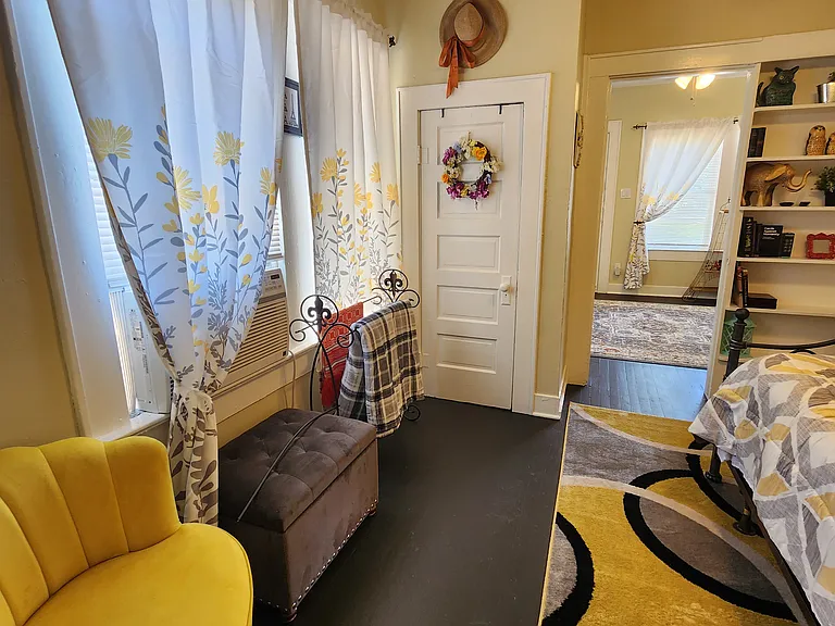 905 McIntosh St — Photo 10