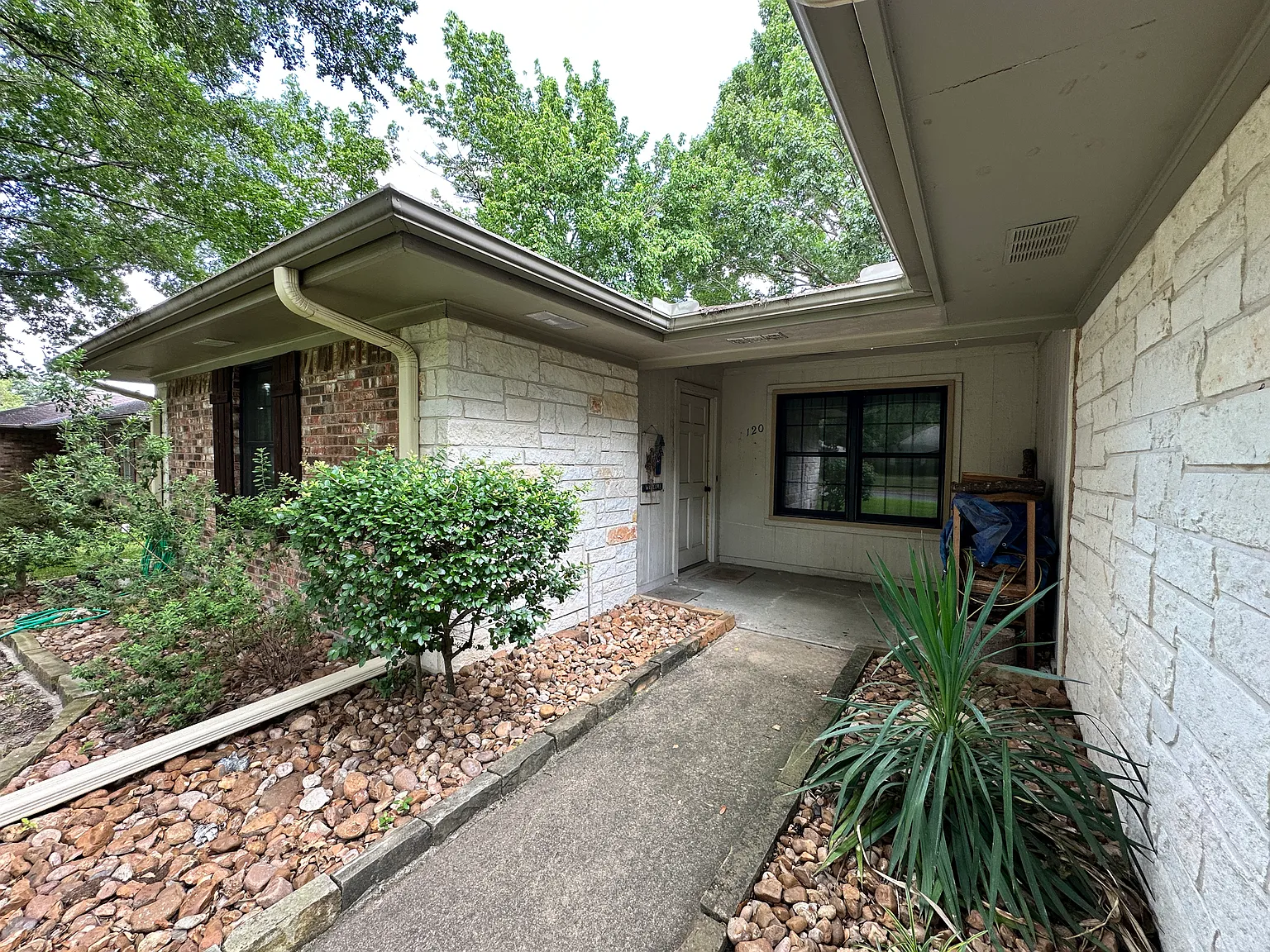 3 bed, 1476 sqft, $2,000 — Photo 2