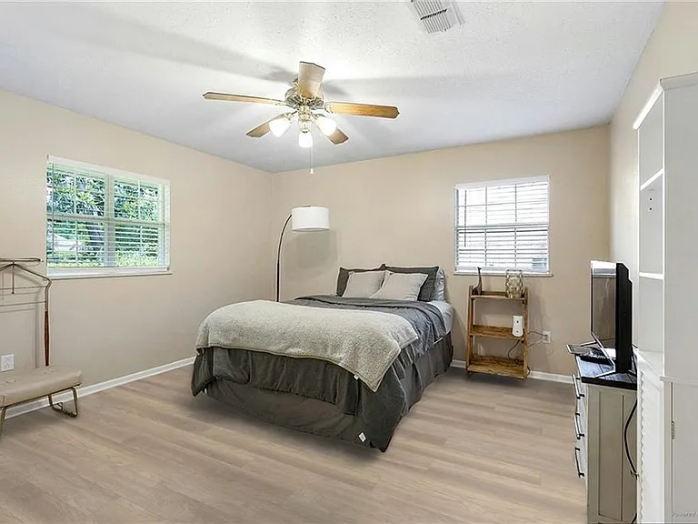 223 Robin Hood Dr — Photo 6