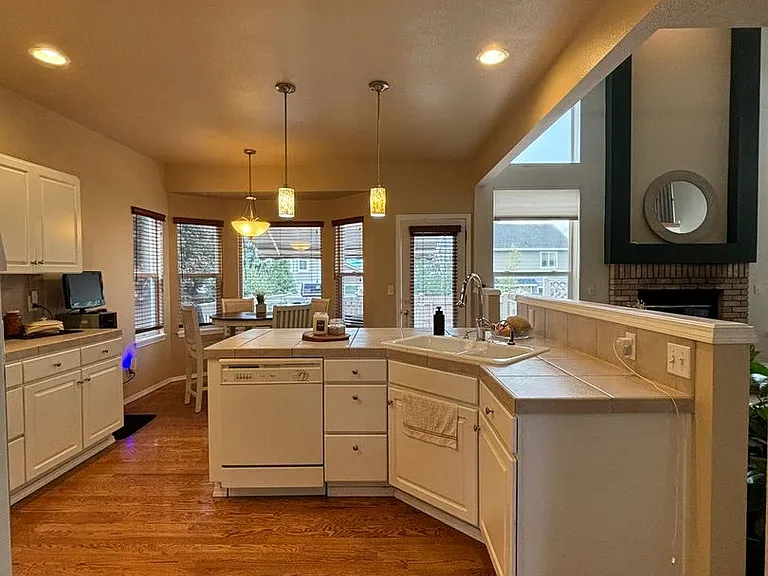 8950 Rochester Dr — Photo 22