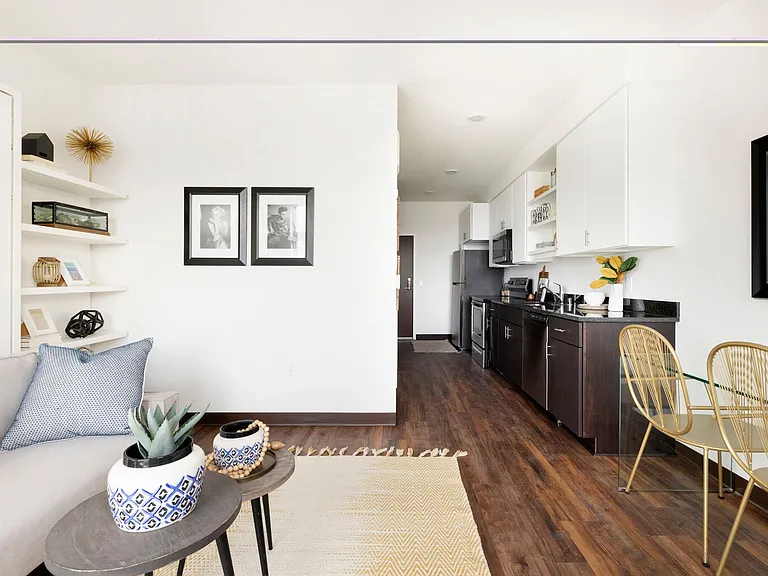 309 Ulysses St NE — Photo 4