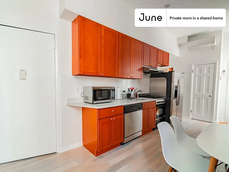 401 E 57th St #D — Photo 6