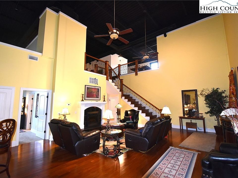 1st image of 215 S Jefferson Avenue #201
