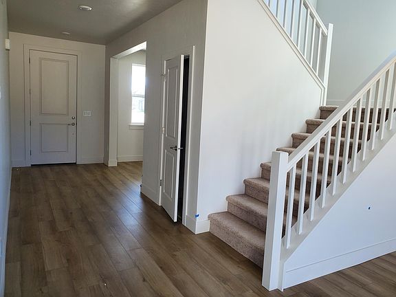 2nd image of 1850 E Springloyd St