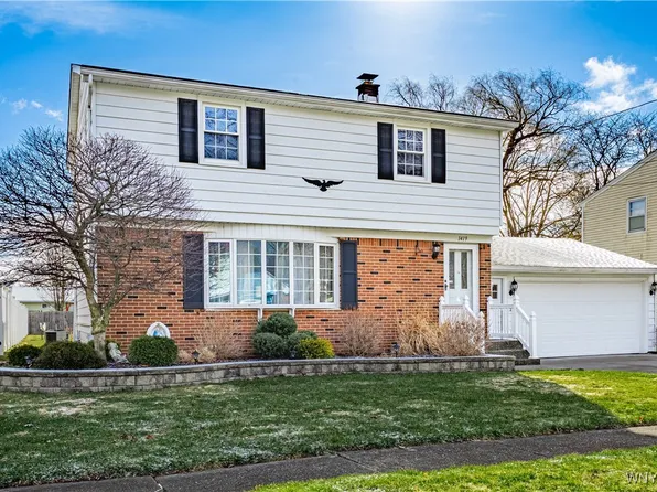 1419 Doebler Dr, North Tonawanda, NY 14120