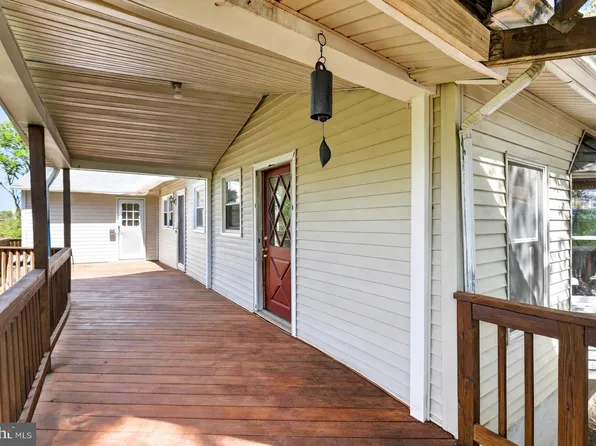 944 Highridge Rd, Front Royal, VA 22630