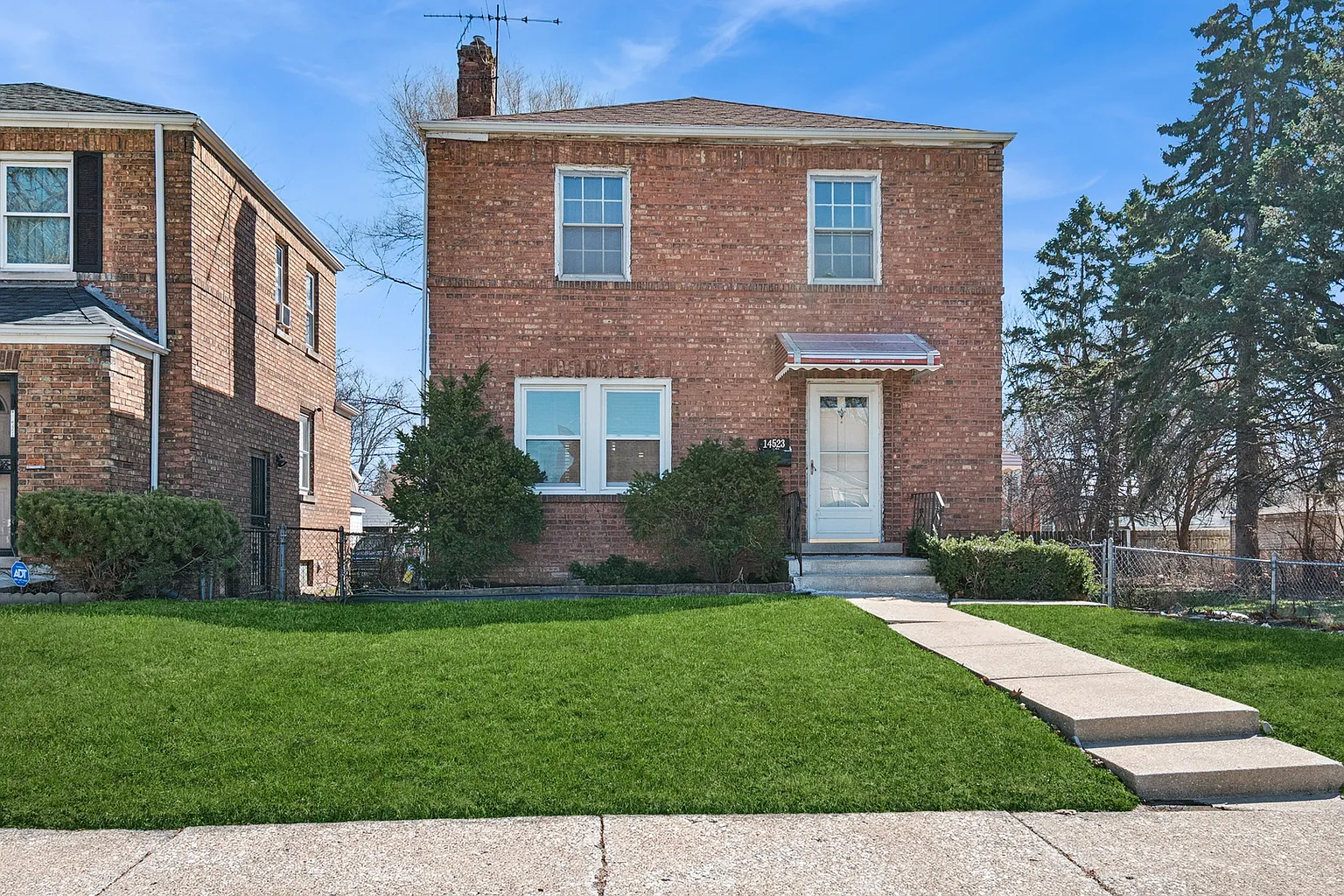 14523 S Dearborn St photo 1