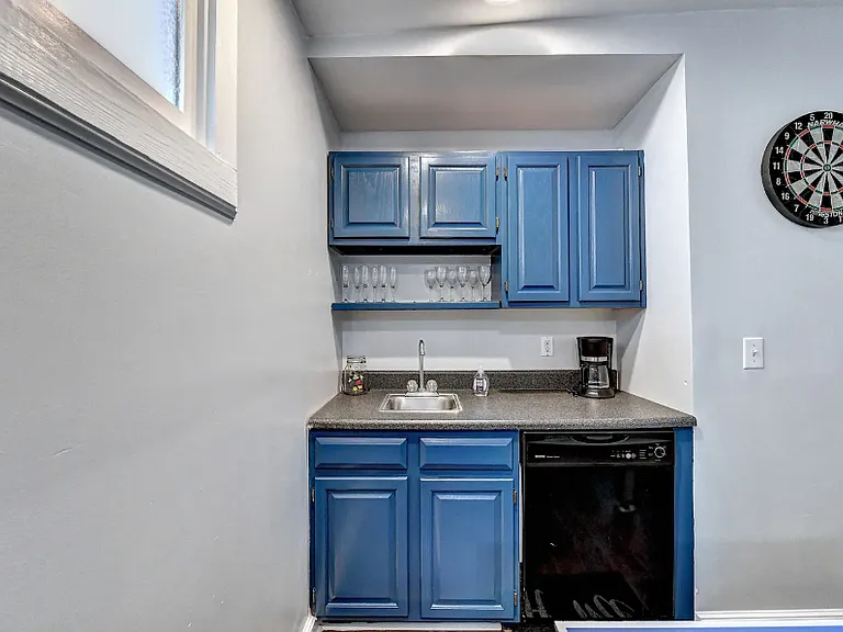 1179 Francis St NW — Photo 12