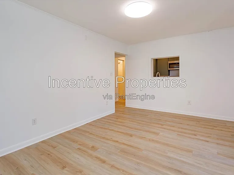 816 Putnam Ave — Photo 7