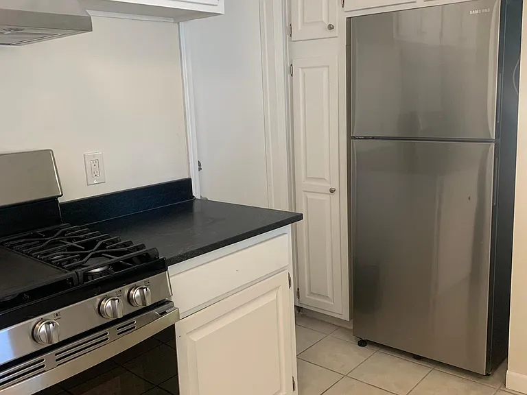 4820 Liberty St — Photo 11