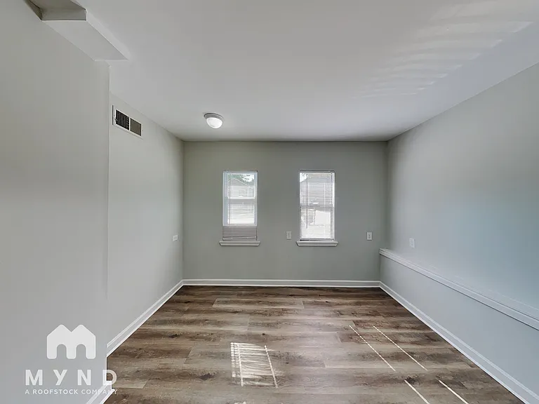 947 Mainstreet Lake Dr — Photo 13