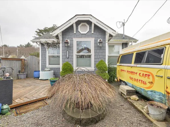 326 Highway 101 S, Rockaway Beach, OR 97136