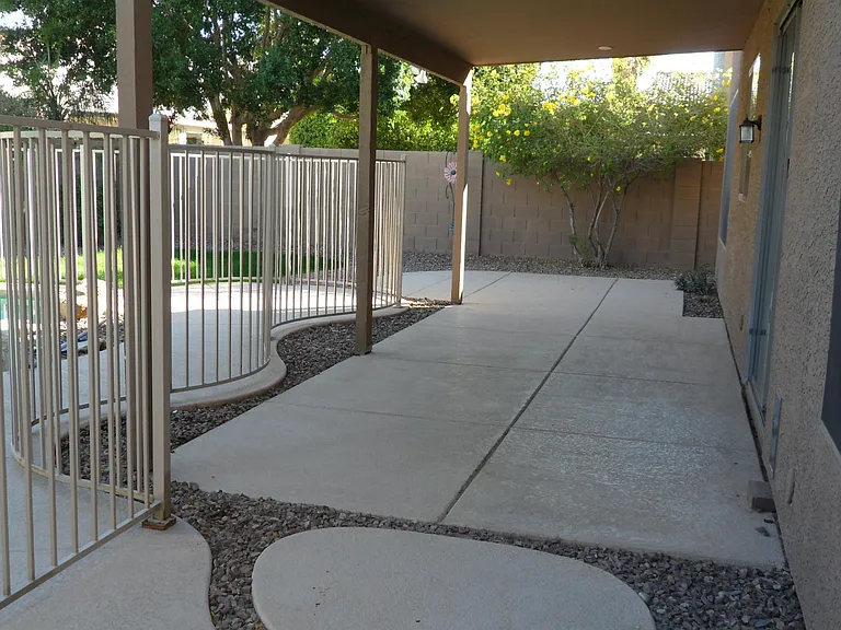 9008 W Quail Ave — Photo 25