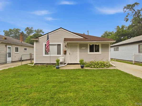 6579 N Highland St, Dearborn Heights, MI 48127