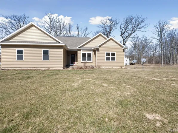 4520 Katherina Z Pl, Howell, MI 48855