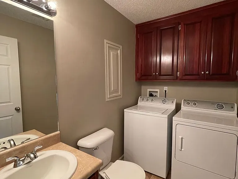 121 Concord Ave — Photo 3
