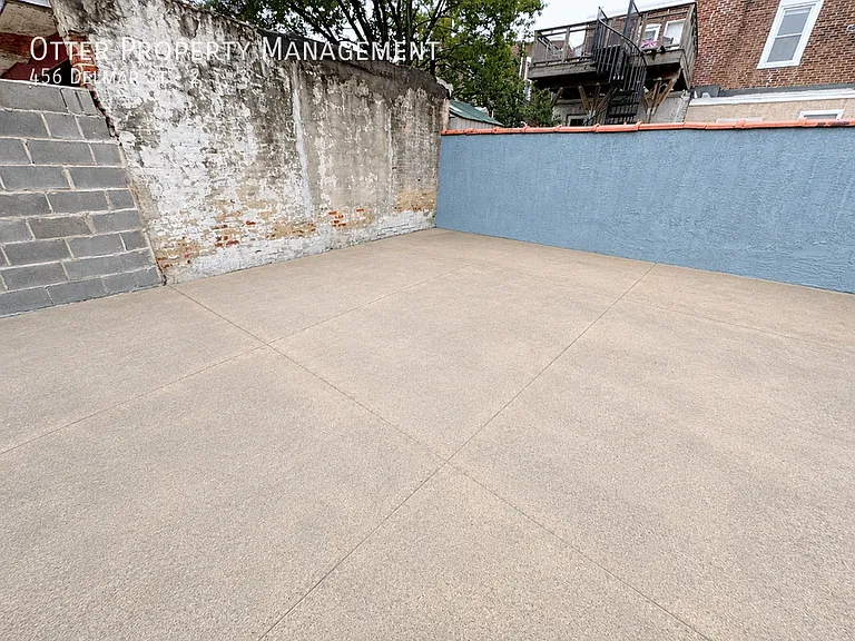 456 Delmar St #2 — Photo 30