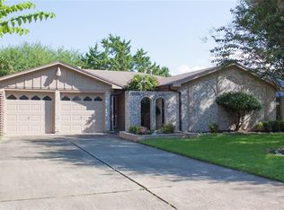 1104 Mesquite Ln, Baytown, TX 77521