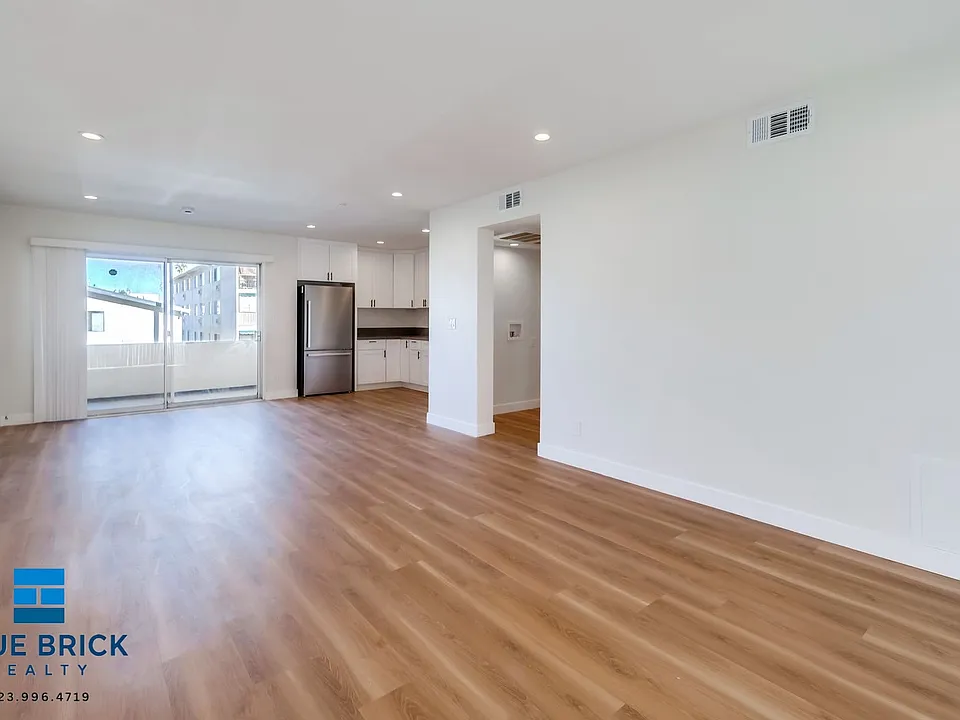 5415 Corteen Pl #22