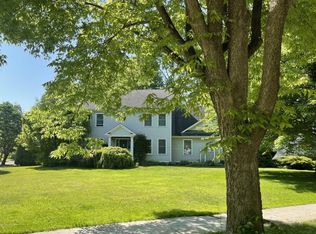 120 Nottingham Ln, Burlington, VT 05408