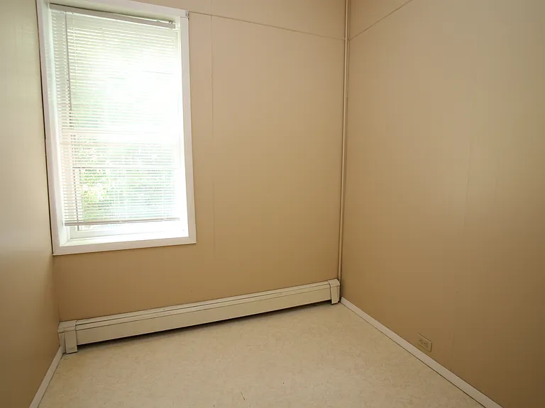 31 Willow St — Photo 14