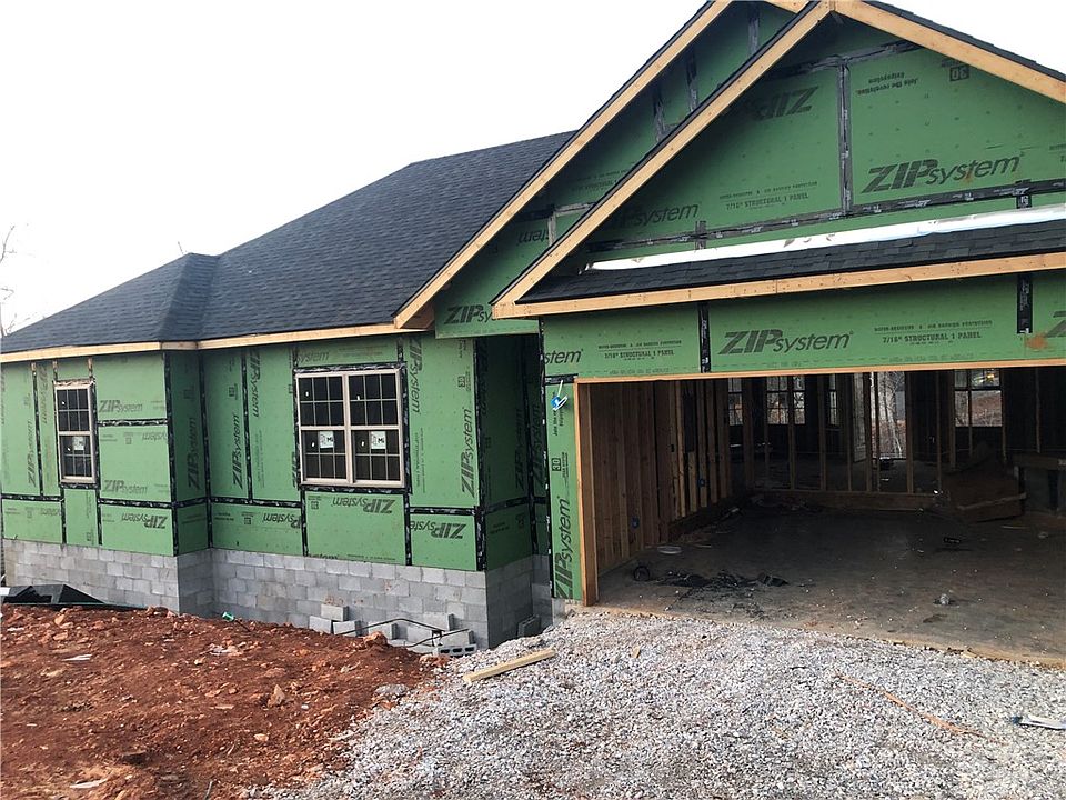 1st image of 6 Elder Ln