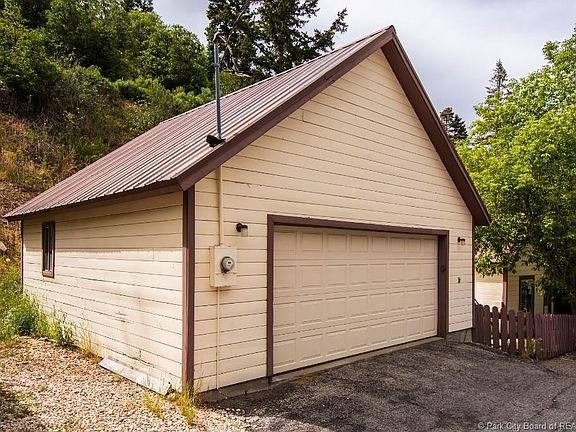 2nd image of 180 Daly Ave #27